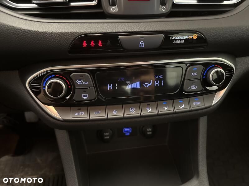 Hyundai i30 1.5 DPI Smart - 17