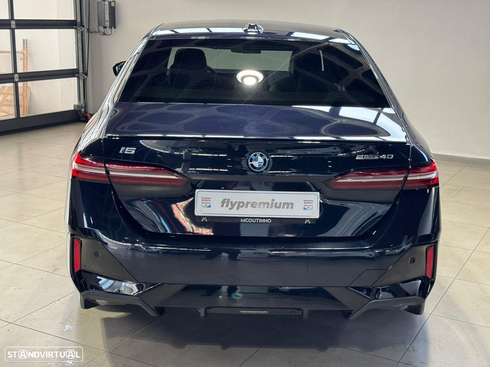 BMW i5 eDrive40 Edição Desportiva M - 8