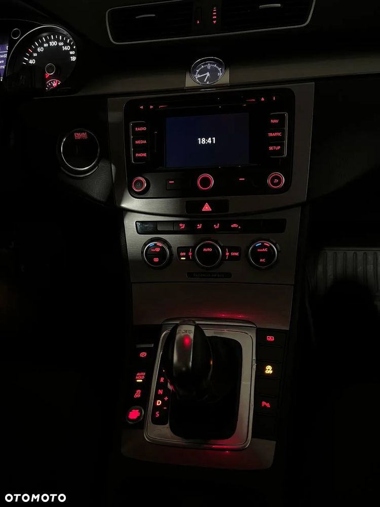 Volkswagen Passat 2.0 TDI Comfortline DSG - 2