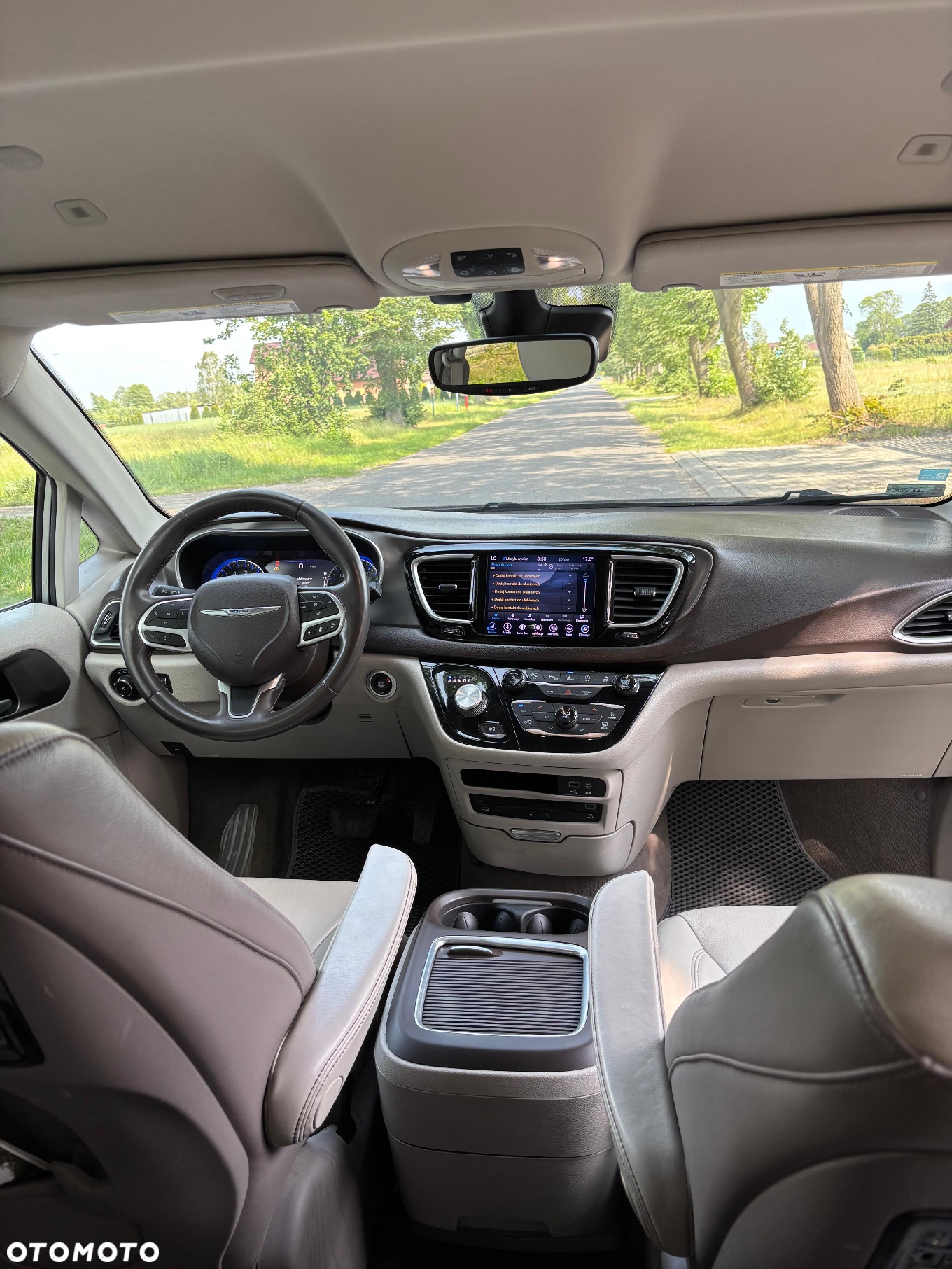 Chrysler Pacifica - 24