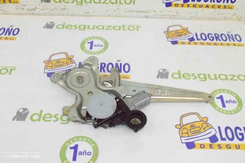 ELEVADOR TRASEIRO DIREITO TOYOTA RAV4 A3 - 1
