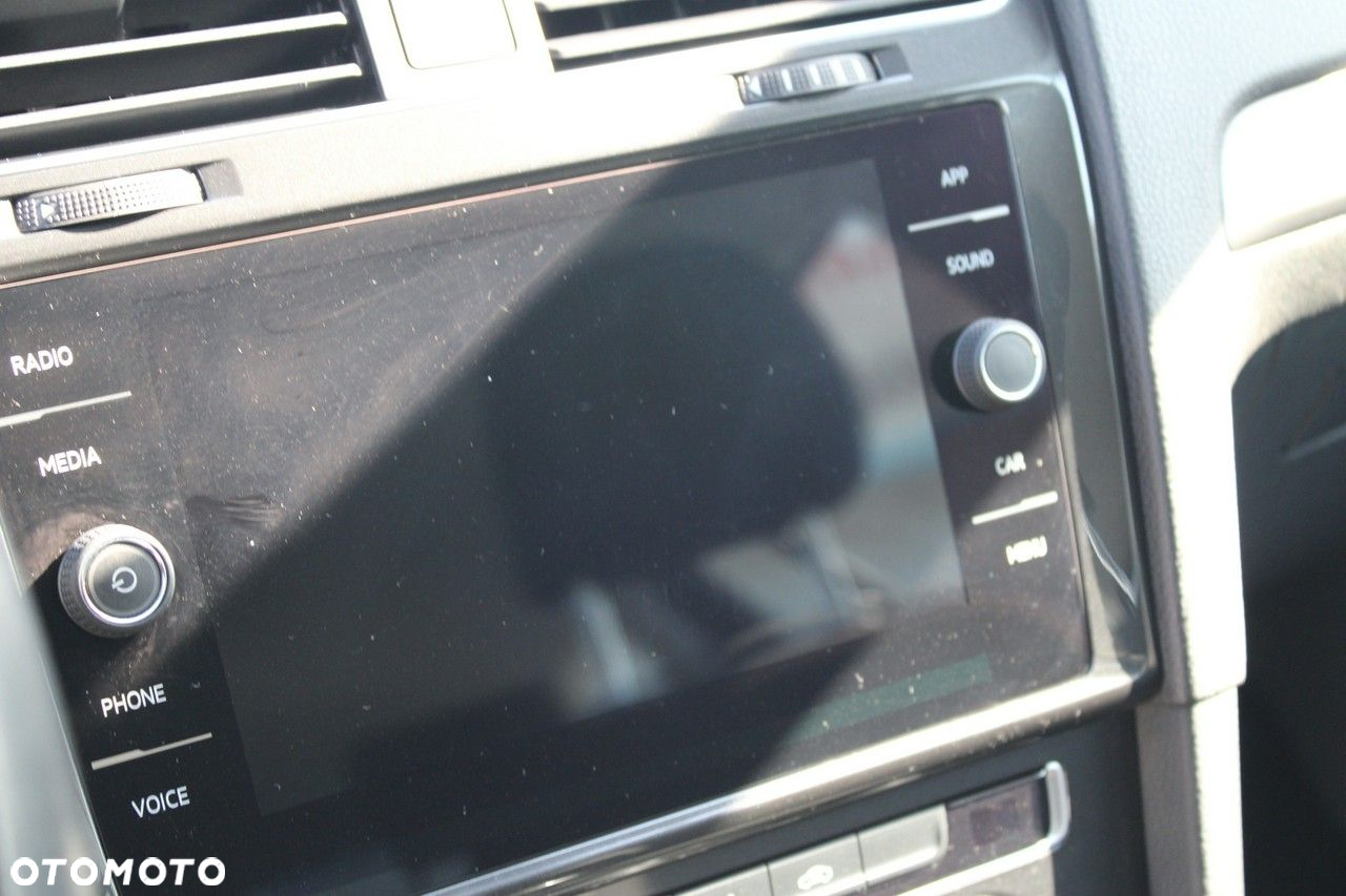 Volkswagen Golf - 23