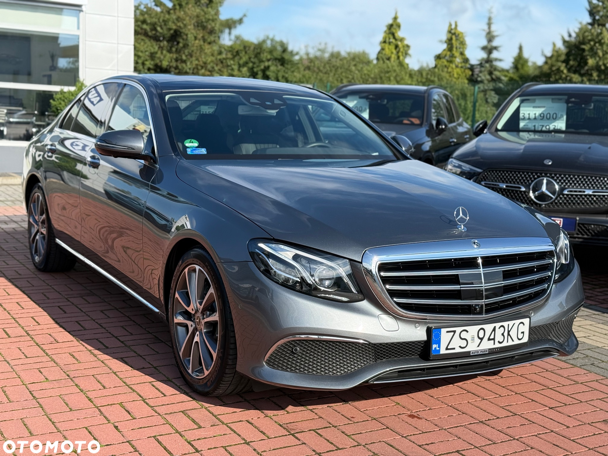 Mercedes-Benz Klasa E 200 4-Matic 9G-TRONIC - 3