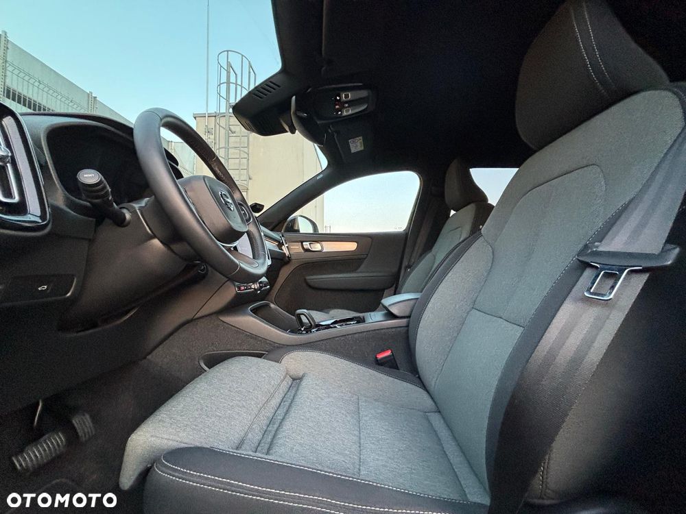 Volvo XC 40 B3 Plus Dark - 20