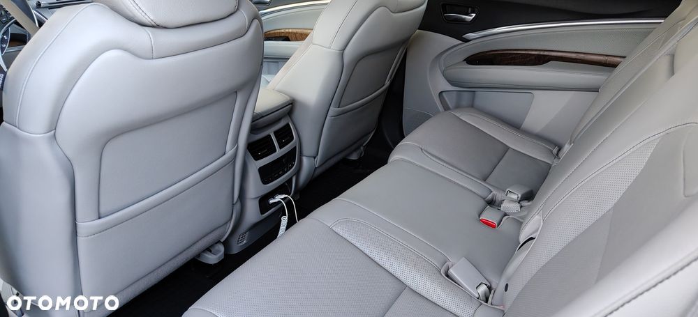 Acura MDX - 16