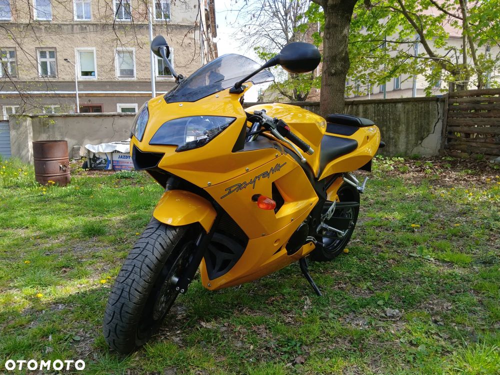 Triumph Daytona - 2