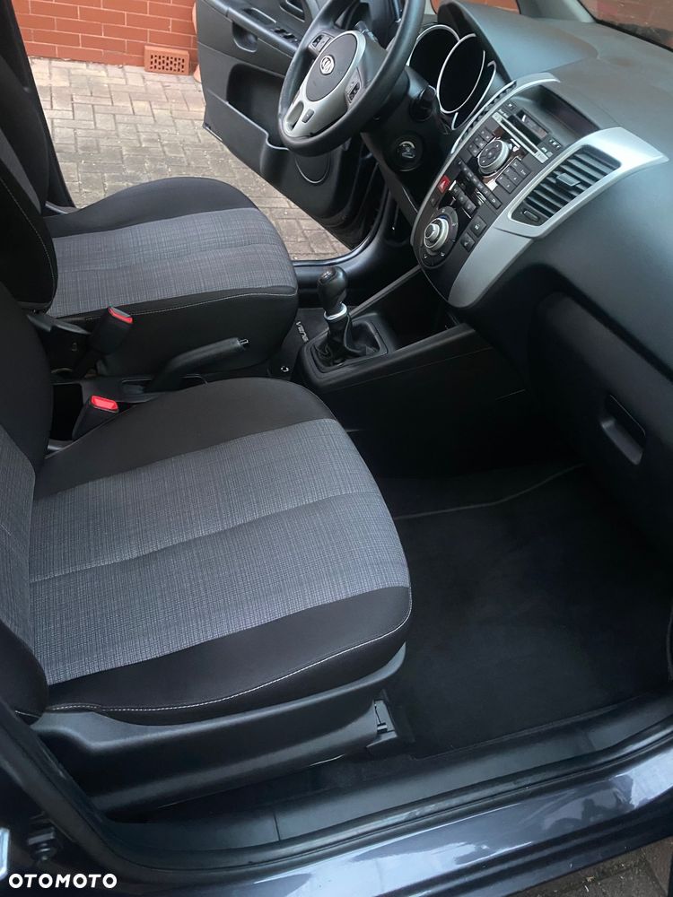 Kia Venga 1.4 CVVT Attract - 2