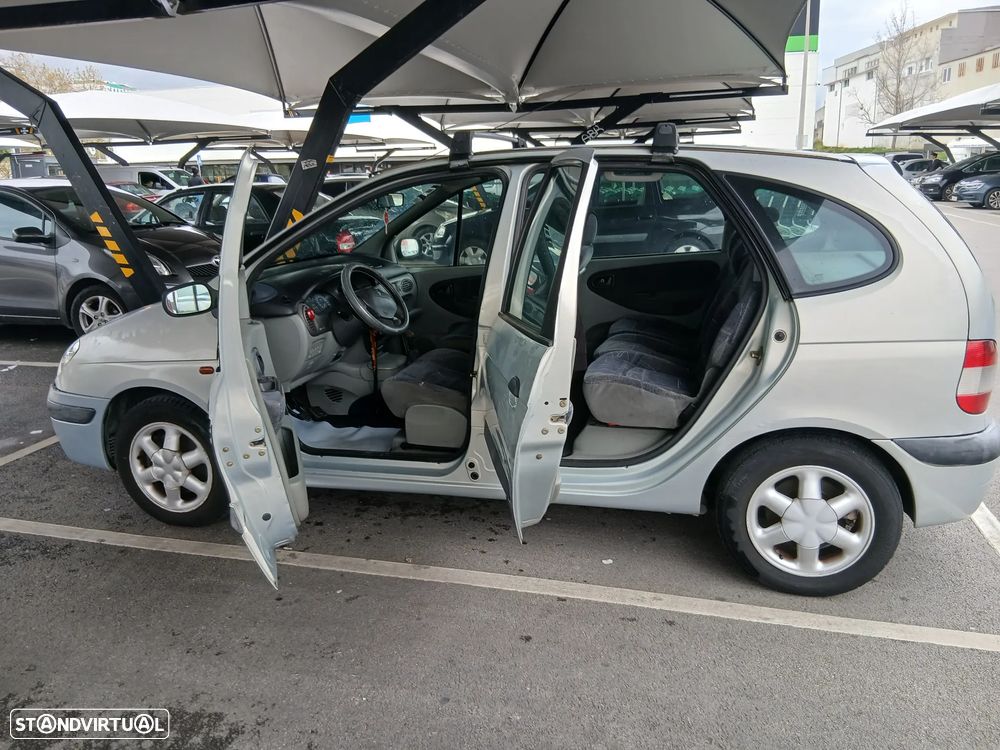 Renault Scénic - 11