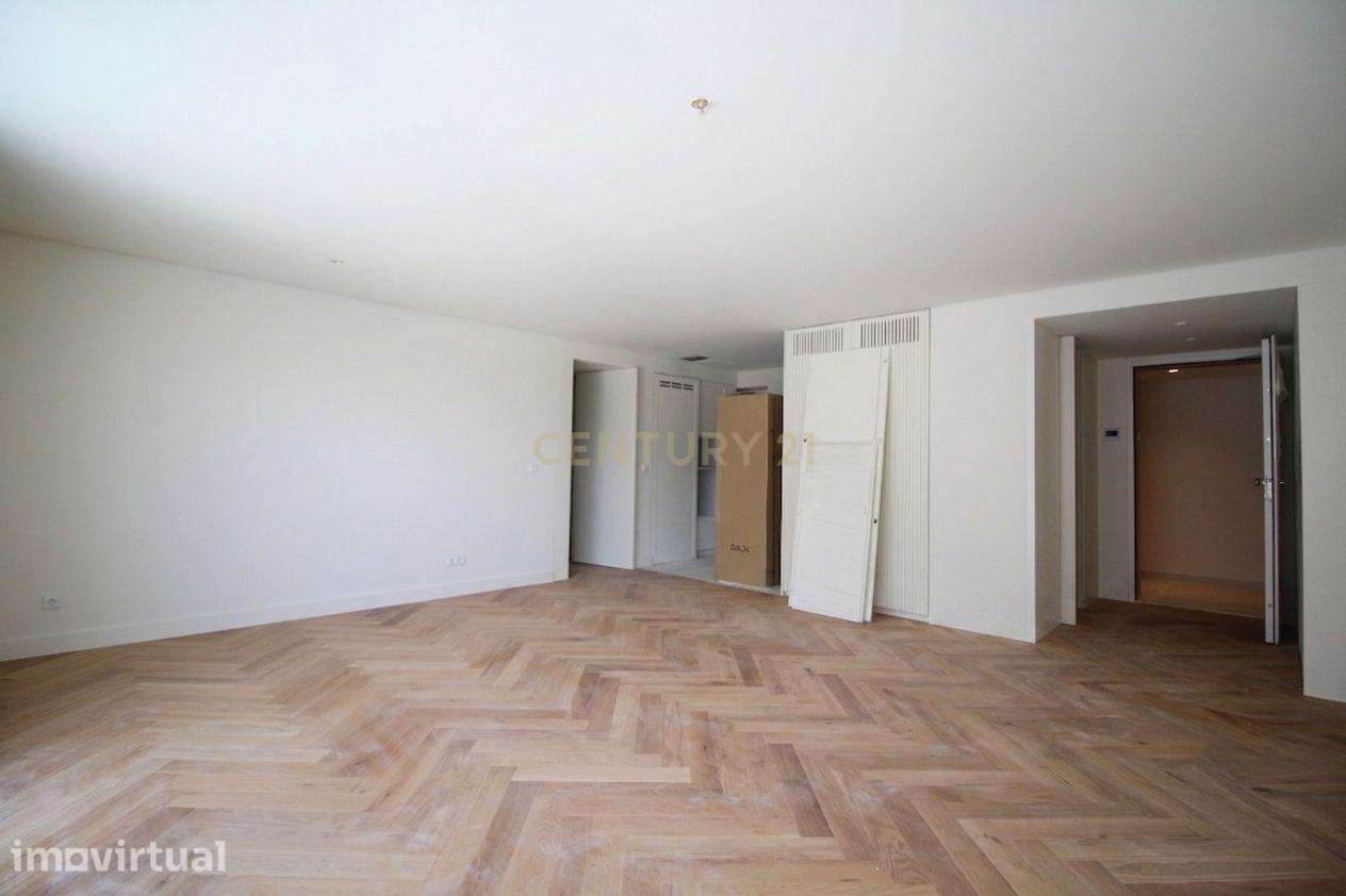 Luxuoso apartamento T2 com vista de rio em Alcântara, Lisboa - Grande imagem: 3/13