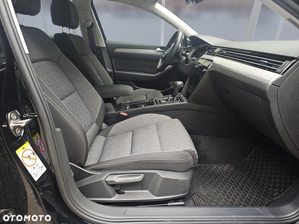Volkswagen Passat Variant 1.5 TSI EVO Business DSG - 11