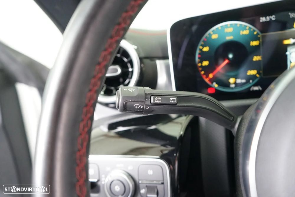 Mercedes-Benz CLA 180 7G-DCT AMG Line - 24