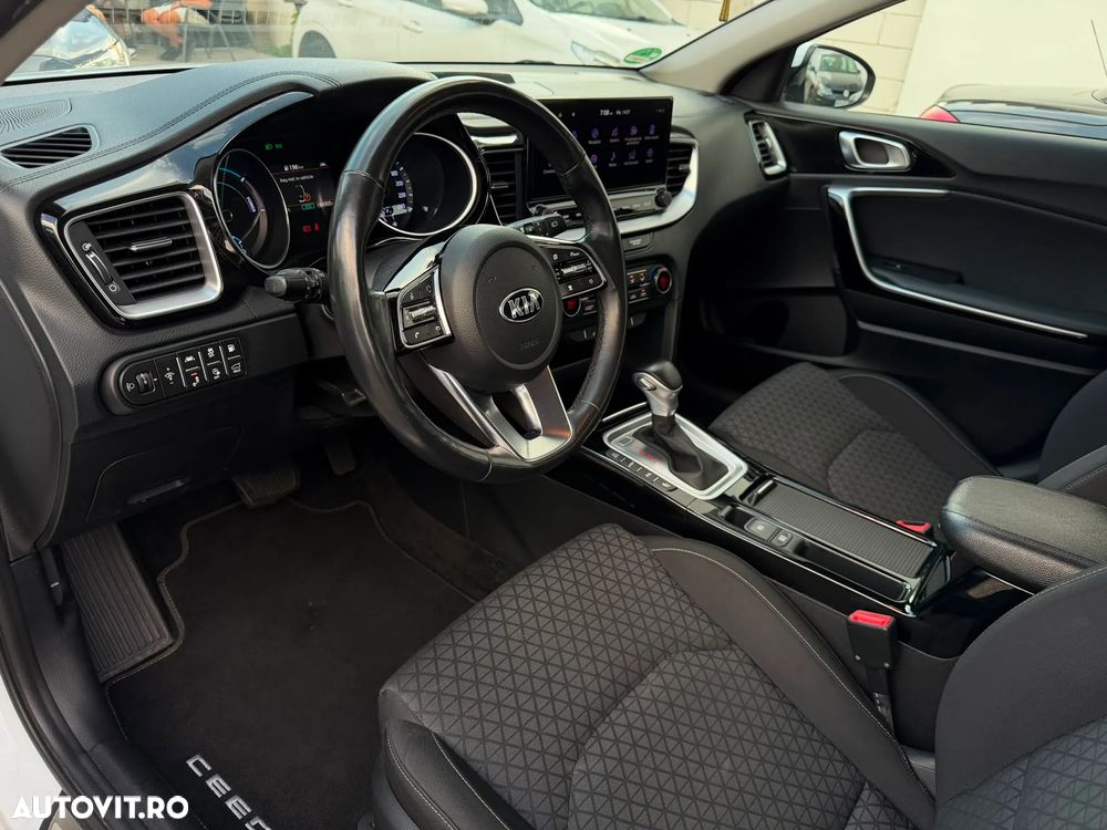 Kia Ceed 1.6 GDI DCT OPF Inspiration - 13