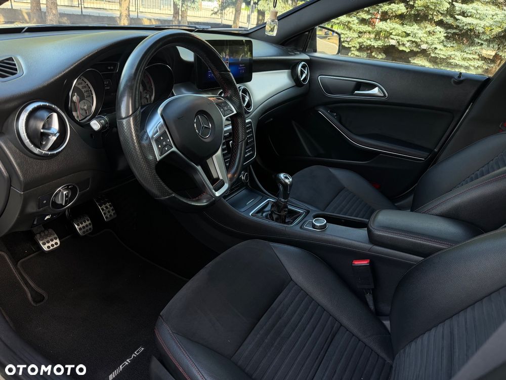 Mercedes-Benz CLA - 30