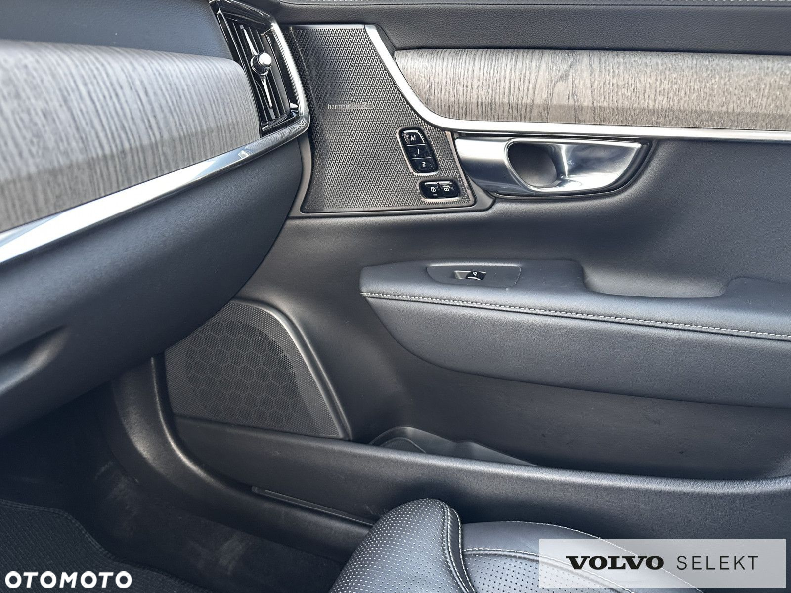 Volvo V90 Cross Country - 25