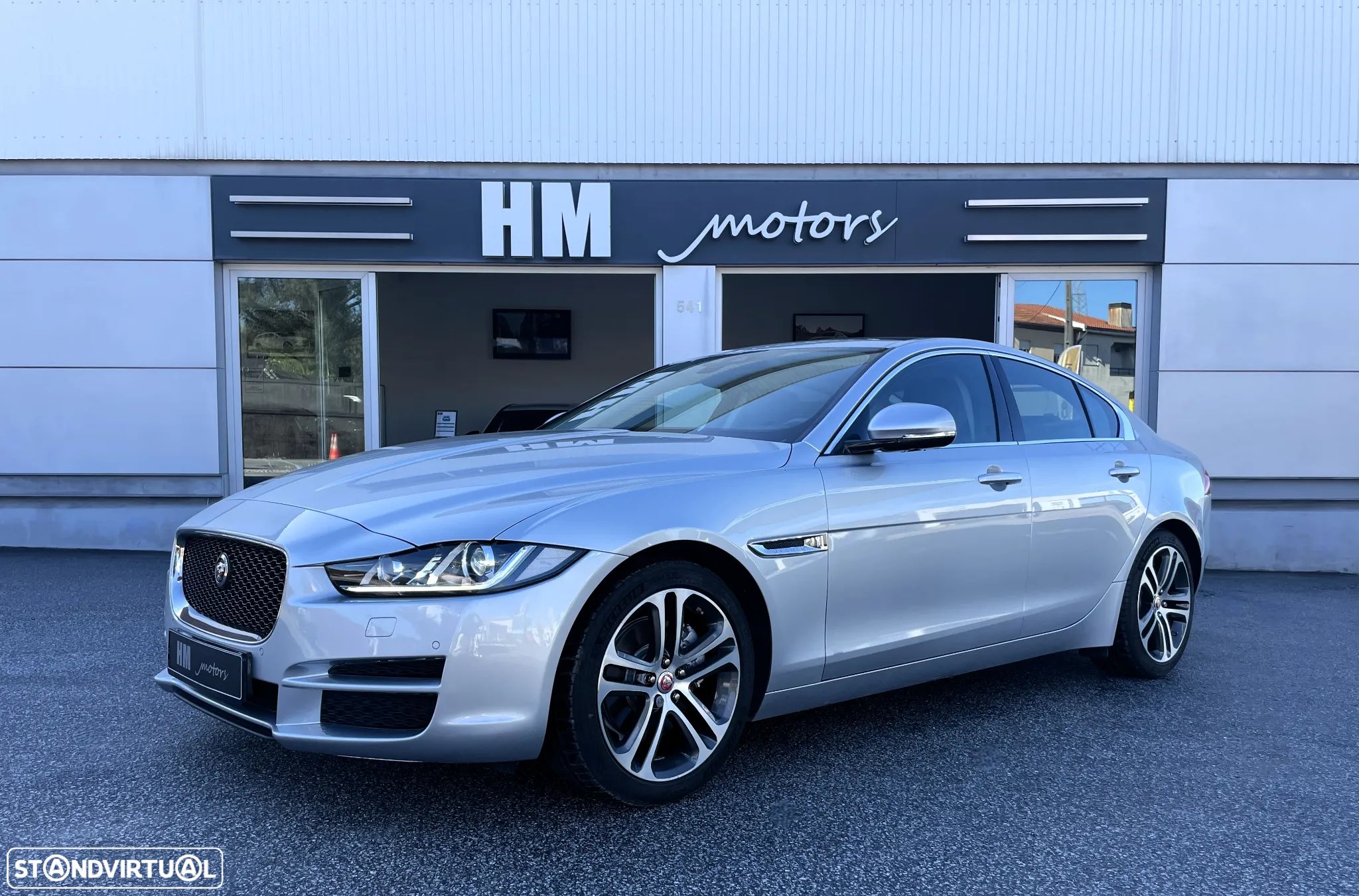 Jaguar XE 2.0 D Prestige Aut. - 1