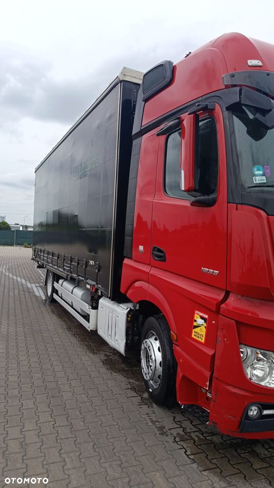 Mercedes-Benz Actros 1833 - 2