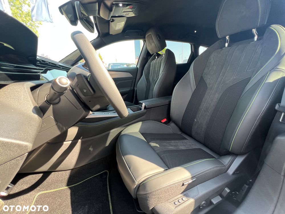 Peugeot 308 1.2 mHEV GT S&S e-DCS6 - 16
