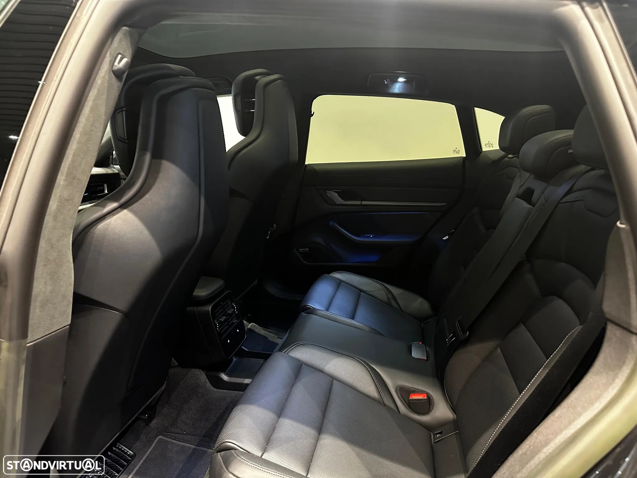 Porsche Taycan Sport Turismo Turbo S - 31