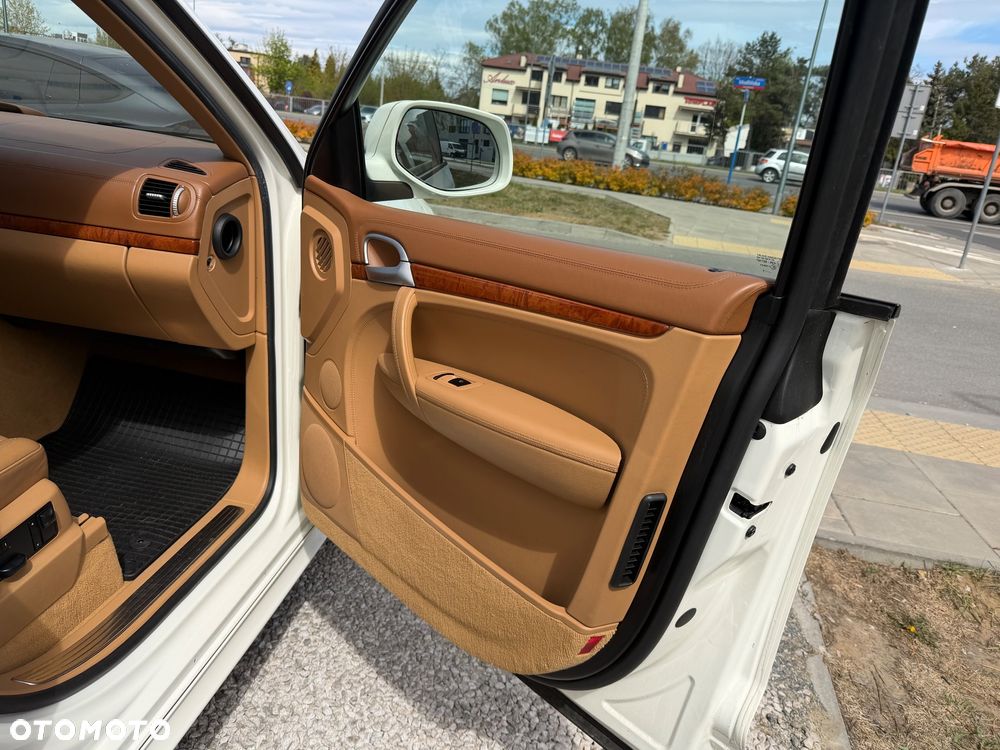 Porsche Cayenne Tiptronic S - 32