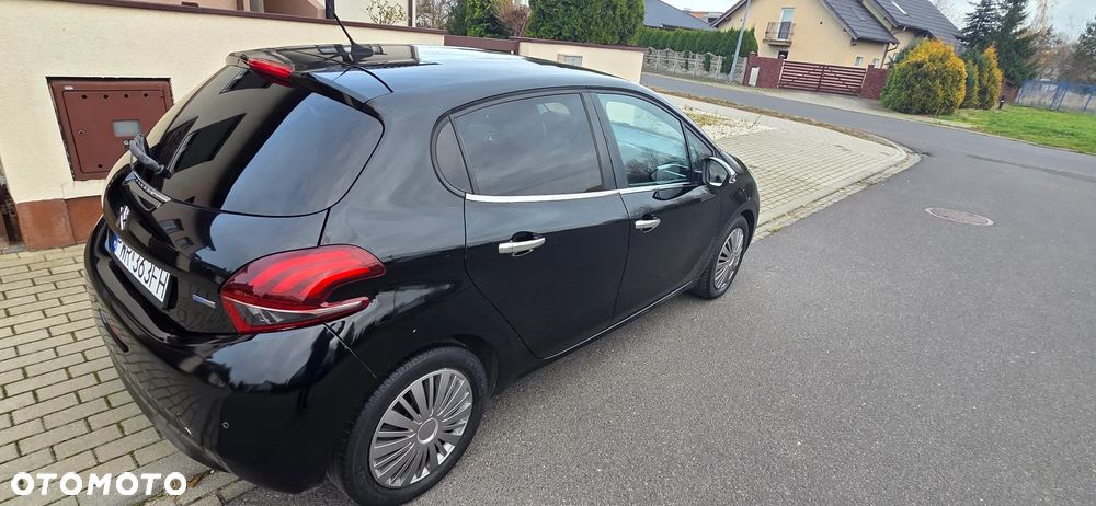 Peugeot 208 1.2 PureTech Allure - 5