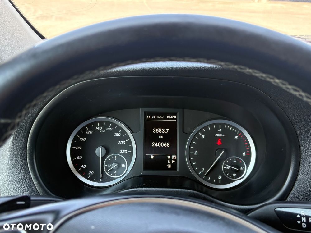 Mercedes-Benz Vito - 11