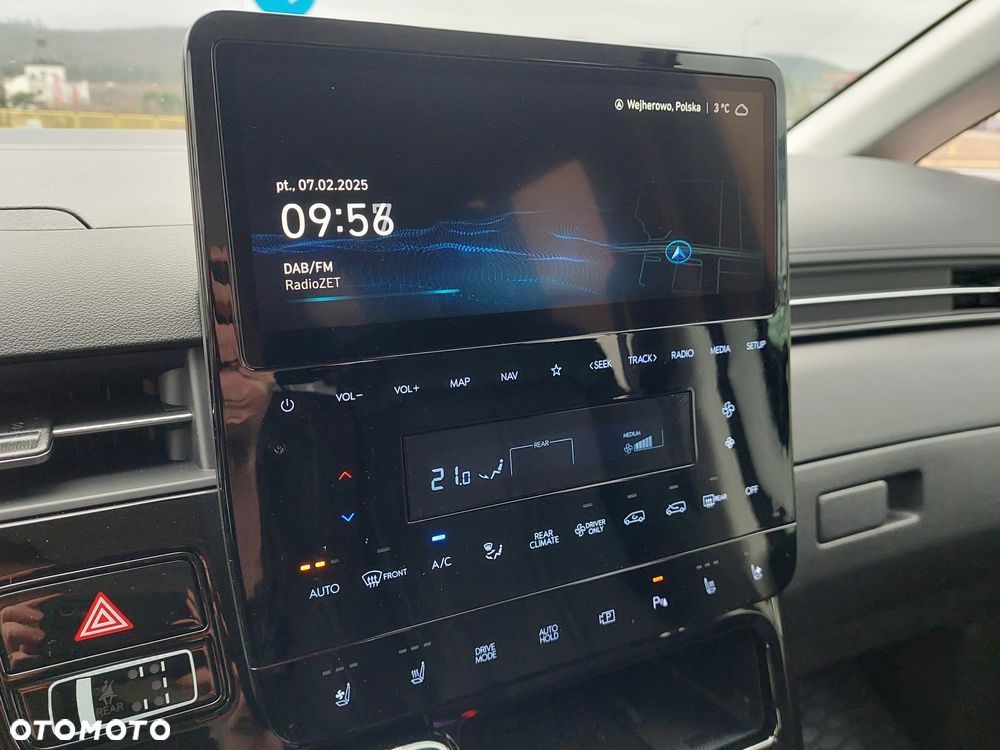 Hyundai Staria 1.6 T-GDI HEV Luxury - 14