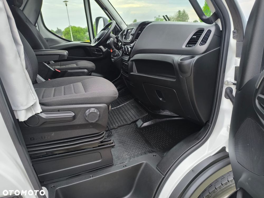Iveco Daily 70C18 Sypialnia 2 Łóżka, WINDA!, 15 Palet, 2x Firana + Zsuwany Dach! - 21