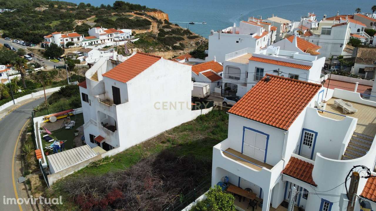 PROJECTO APROVADO - MORADIA EXCLUSIVA EM BENAGIL - A 200 METROS DA PRA - Grande imagem: 2/7