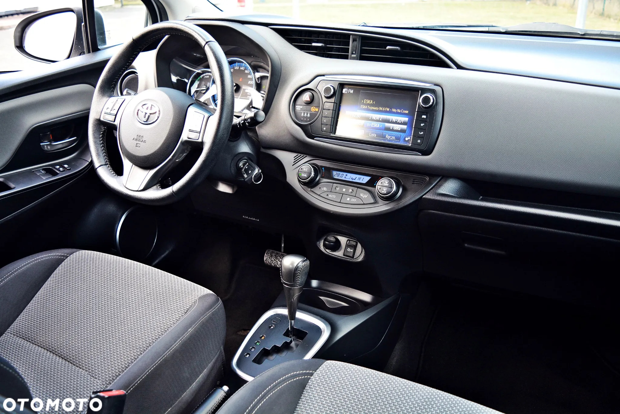 Toyota Yaris Hybrid 1.5 Executive - 5