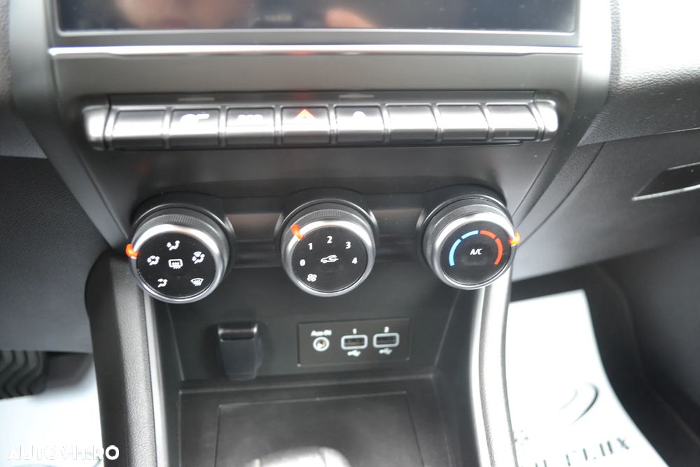 Renault Captur BLUE dCi 115 EDC BUSINESS EDITION - 27