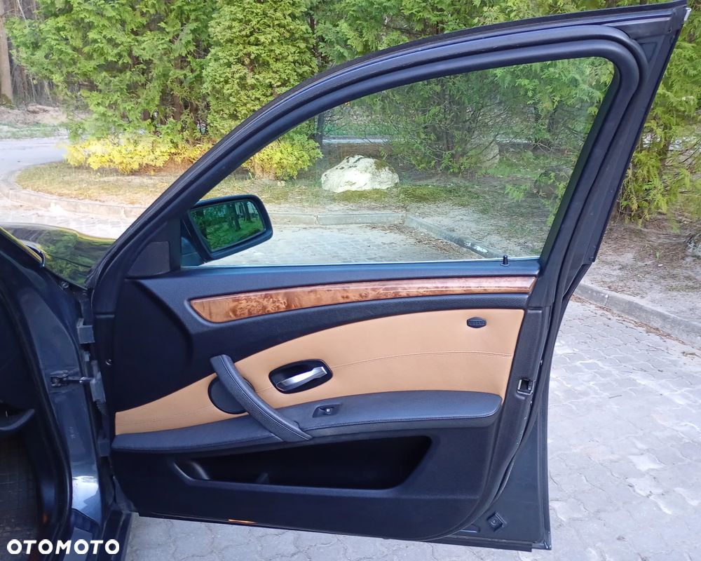 BMW Seria 5 530d Sport-Aut Edition Sport - 14