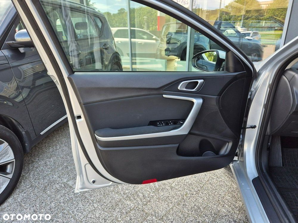 Kia Ceed - 9