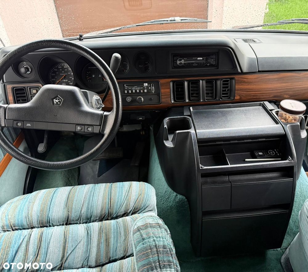 Dodge RAM VAN B250 318 V8 - 18