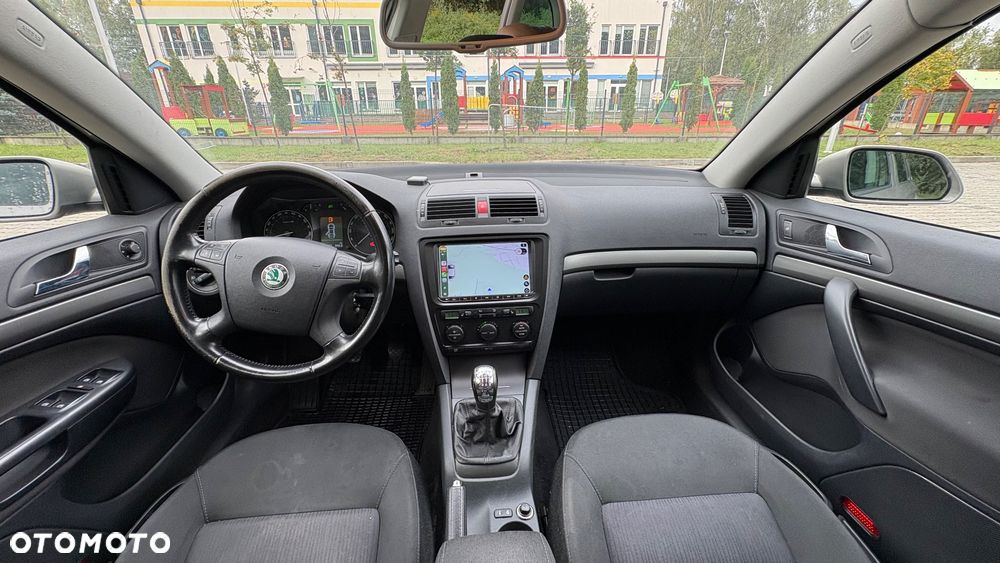 Skoda Octavia 2.0 FSI Ambiente - 4