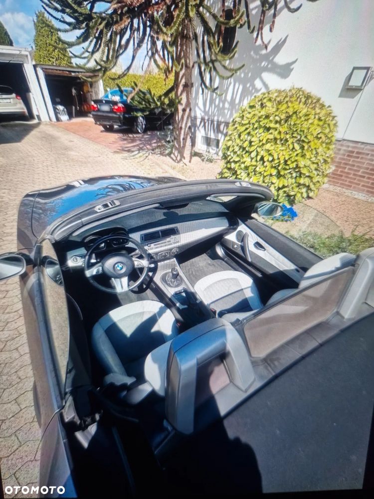 BMW Z4 2.2i - 10