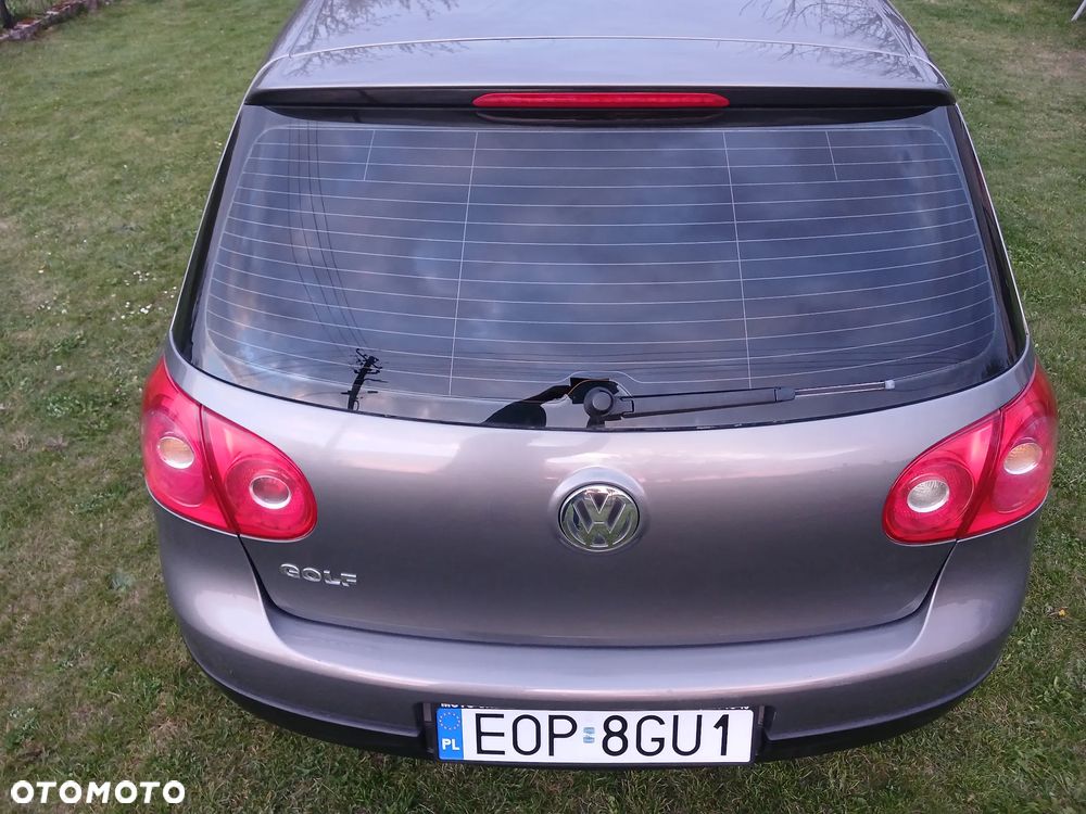 Volkswagen Golf 2.0 FSI Comfortline - 5