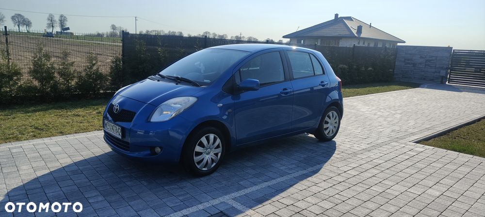 Toyota Yaris 1.4 D-4D Sol MM - 16