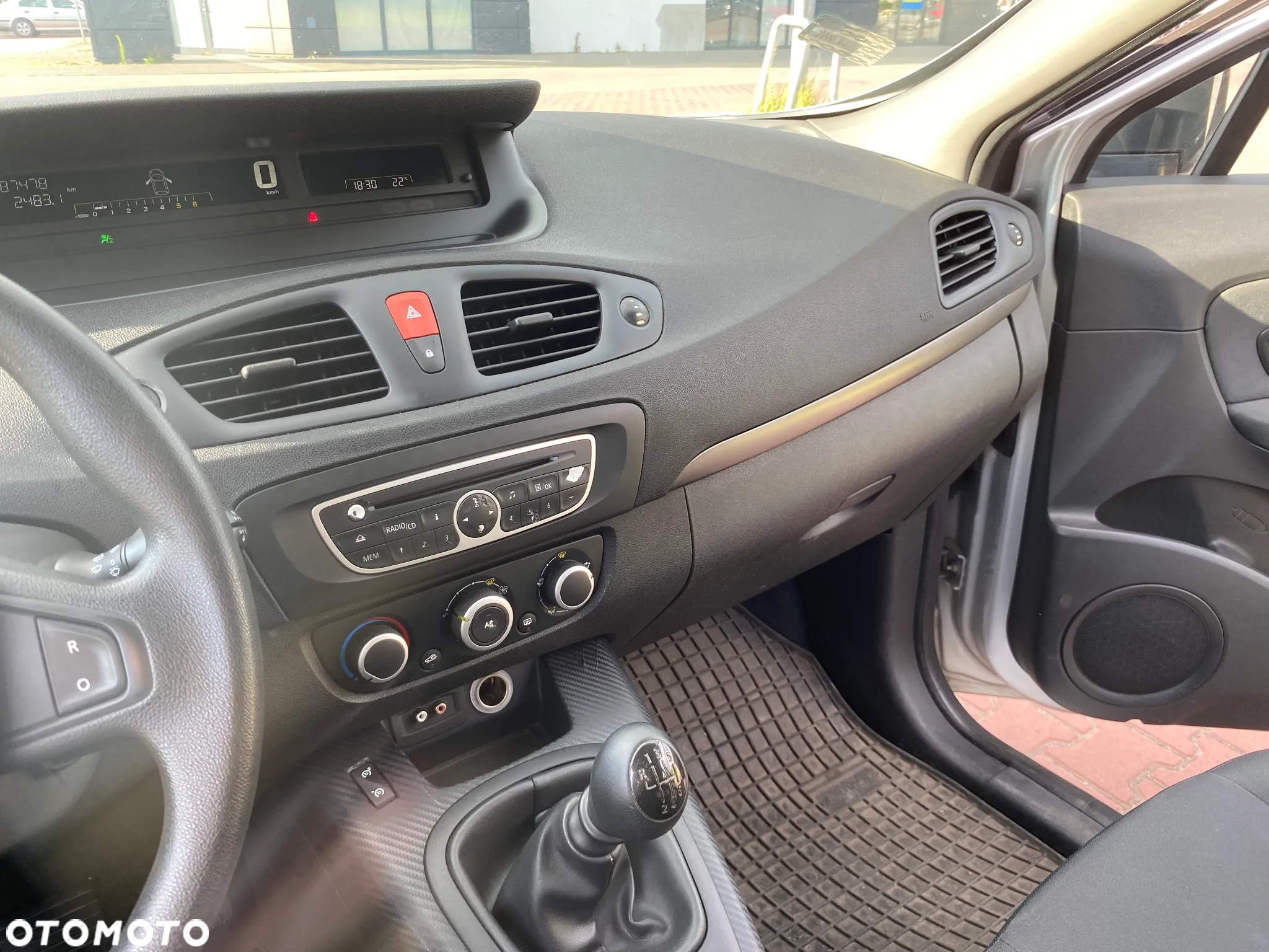 Renault Scenic 1.5 dCi Authentique - 13