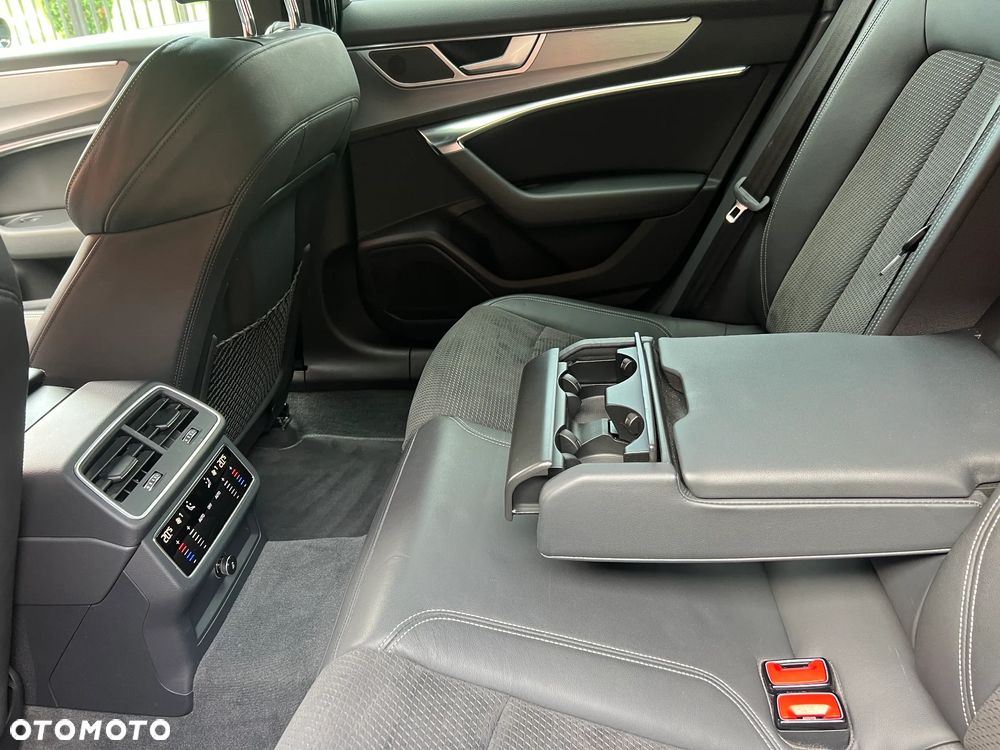 Audi A6 Avant 40 TDI quattro S tronic S line - 28