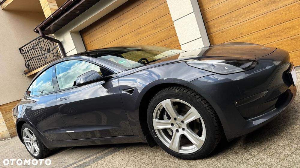 Tesla Model 3 - 11