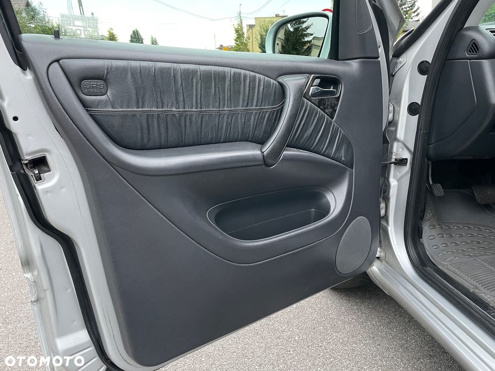 Mercedes-Benz ML - 11