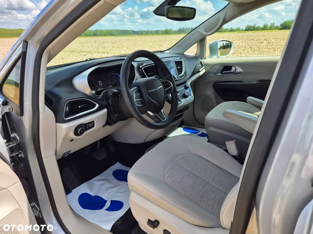 Chrysler Pacifica - 14