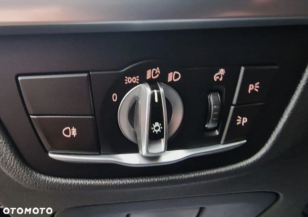 BMW X3 sDrive18d Advantage - 37