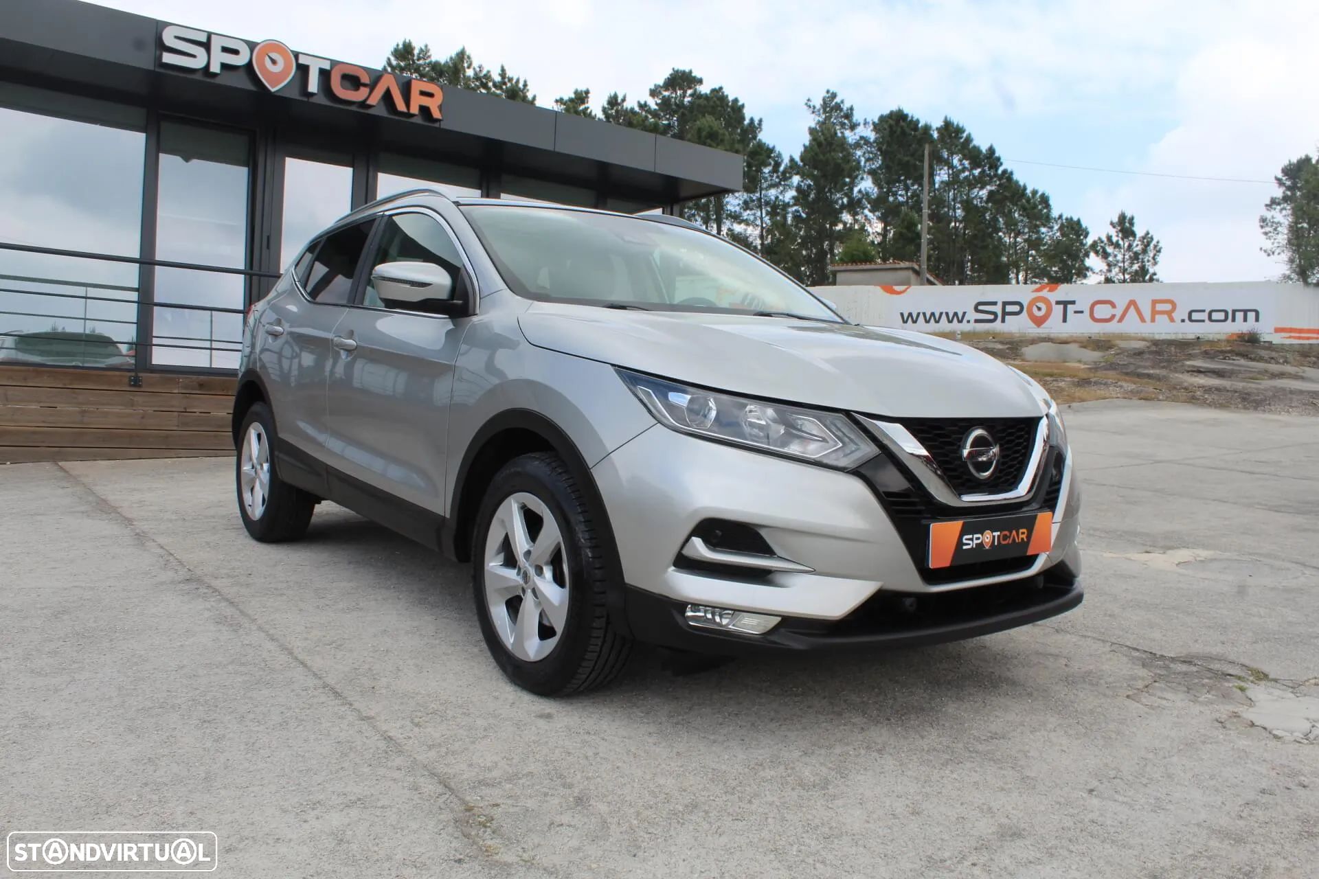 Nissan Qashqai 1.5 dCi N-Connecta - 1