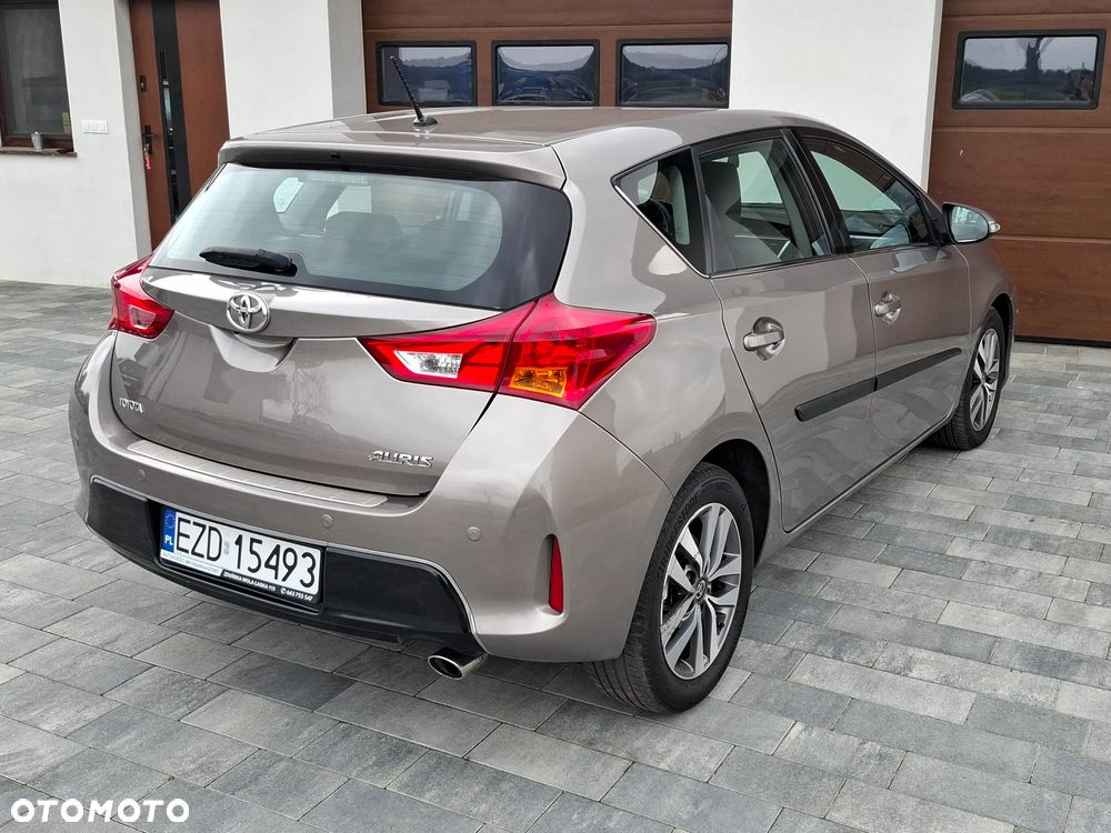 Toyota Auris 2.0 D-4D Executive - 7