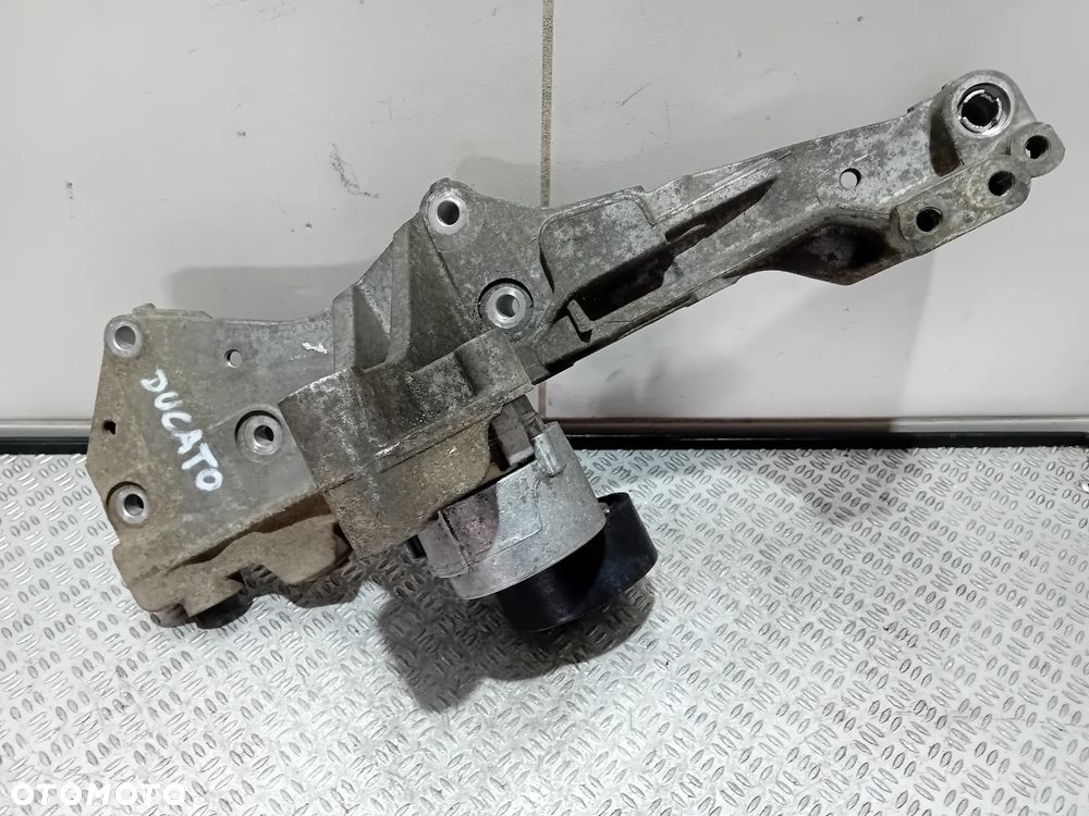 łapa wspornik silnika alternatora Fiat Ducato III 5802401937 - 2