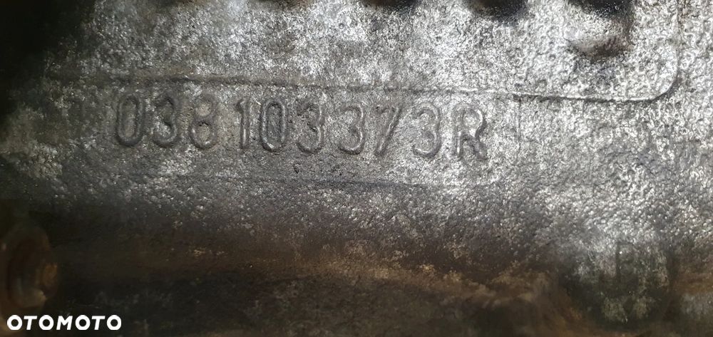 Głowica silnika kompletna VW Passat B6 2.0 TDI 038103373R - 7