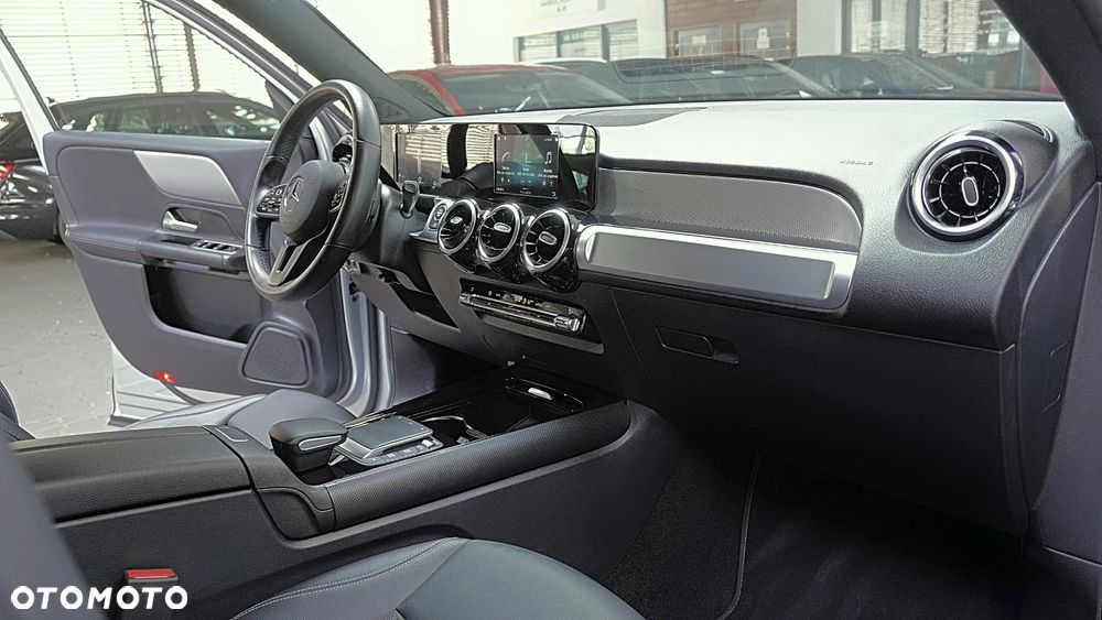 Mercedes-Benz GLB 200 7G-DCT - 13