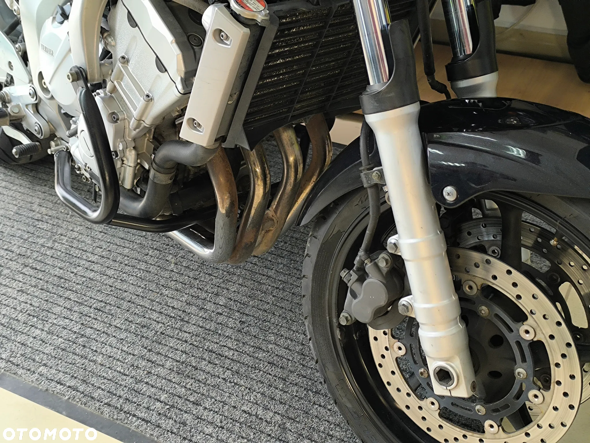 Yamaha FZ6 - 15