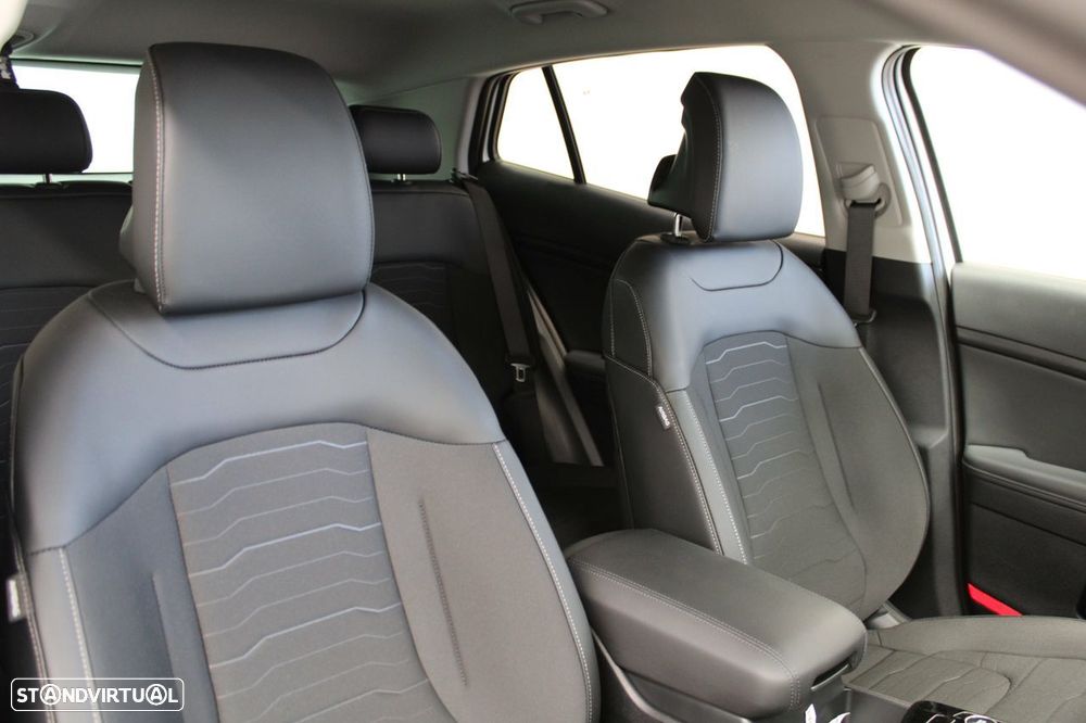 Kia Sportage 1.6 T-GDi HEV Tech - 14